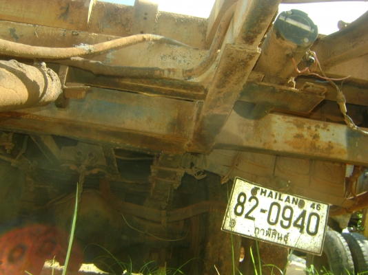 หัวยาว  145 แรง  เกียร์กลาง  2 เพลา  ทะเบียนขาดปี 55   ราคา        270,000  บาท