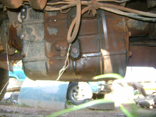 หัวยาว  145 แรง  เกียร์กลาง  2 เพลา  ทะเบียนขาดปี 55   ราคา        270,000  บาท