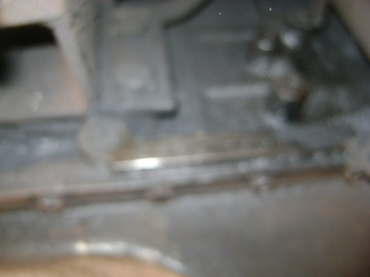 หัวยาว  145 แรง  เกียร์กลาง  2 เพลา  ทะเบียนขาดปี 55   ราคา        270,000  บาท