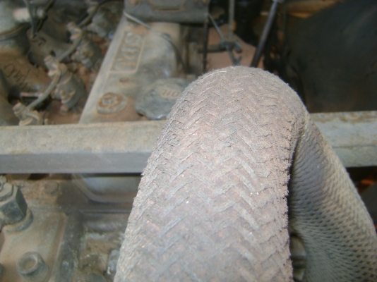 หัวยาว  145 แรง  เกียร์กลาง  2 เพลา  ทะเบียนขาดปี 55   ราคา        270,000  บาท