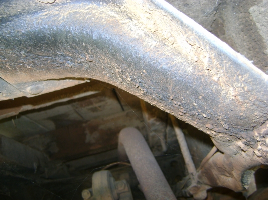 หัวยาว  145 แรง  เกียร์กลาง  2 เพลา  ทะเบียนขาดปี 55   ราคา        270,000  บาท