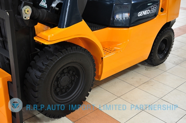 ขายรถโฟล์คลิฟท์มือสอง TOYOTA รุ่น7FD25 ราคา xxx,xxx บาท นำเข้าจากประเทศญี่ปุ่น 100\% ไม่เคยใช้งานในไทย