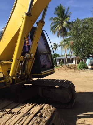 ขายรถแบคโฮ KOBELCO SK200-/// เอกสารเล่มทะเบียน ราคา 650000