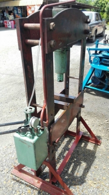 ******** Sold Out!! ******** แท่นอัดไฮดรอลิค 40 ตัน Made in Italy ประกอบใหม่ ไม่เคยใช้งาน!! 089-2499-123 นครปฐม