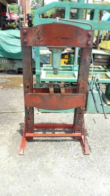 ******** Sold Out!! ******** แท่นอัดไฮดรอลิค 40 ตัน Made in Italy ประกอบใหม่ ไม่เคยใช้งาน!! 089-2499-123 นครปฐม