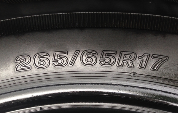 ยาง Bridgestone 265 65 17 ปี14 ดอกลึก เนื้อนิ่มๆ