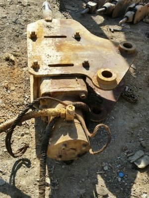 tractor-backhoe ขอขอบคุณเสี่ยราชบุรี ที่มาอุดหนุน หัวเจาะ กระแทก BREAKER สำหรับใส่รถขุดแบ็คโฮ PC320