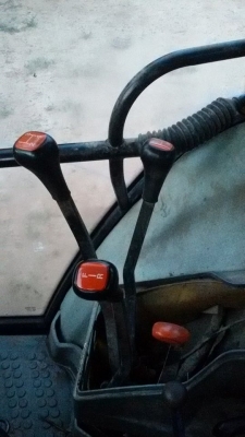 ขายรถไถ 7840 เกียร์ ธรรมดา 12x12 6 สูบ 120 แรงม้าแอร์เย็นเพลงเพาะทะเบียนพร้อมโอน 0876743909 ด่วน ครับ ขายรถไถ 7840 เกียร์ ธรรมดา 12x12 6 สูบ 120 แรงม้าแอร์เย็นเพลงเพาะทะเบียนพร้อมโอน 0876743909 ด่วน ครับ