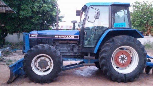 ขายรถไถ 7840 เกียร์ ธรรมดา 12x12 6 สูบ 120 แรงม้าแอร์เย็นเพลงเพาะทะเบียนพร้อมโอน 0876743909 ด่วน ครับ ขายรถไถ 7840 เกียร์ ธรรมดา 12x12 6 สูบ 120 แรงม้าแอร์เย็นเพลงเพาะทะเบียนพร้อมโอน 0876743909 ด่วน ครับ