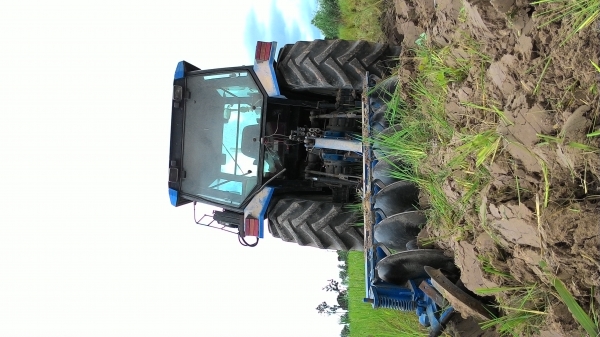 ขายรถไถ 7840 เกียร์ ธรรมดา 12x12 6 สูบ 120 แรงม้าแอร์เย็นเพลงเพาะทะเบียนพร้อมโอน 0876743909 ด่วน ครับ ขายรถไถ 7840 เกียร์ ธรรมดา 12x12 6 สูบ 120 แรงม้าแอร์เย็นเพลงเพาะทะเบียนพร้อมโอน 0876743909 ด่วน ครับ