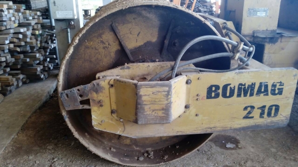 ขายรถบด BOMAG210 สภาพสวยพร้อมใช้ ราคาต่อรองได้ ติดต่อได้ที่คุณ อ๊อฟ พิจิตร 086-737-9991 ขายรถบด BOMAG210 สภาพสวยพร้อมใช้ ราคาต่อรองได้ ติดต่อได้ที่คุณ อ๊อฟ พิจิตร 086-737-9991