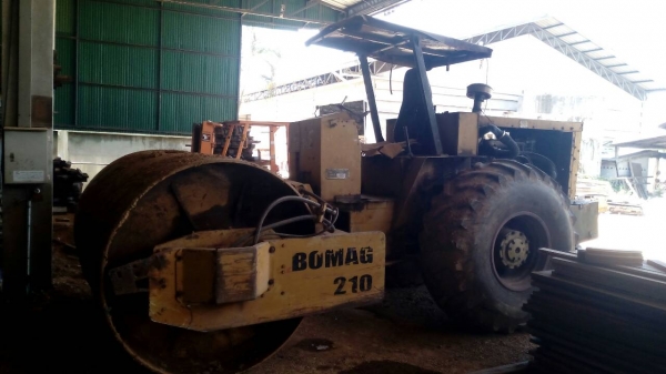 ขายรถบด BOMAG210 สภาพสวยพร้อมใช้ ราคาต่อรองได้ ติดต่อได้ที่คุณ อ๊อฟ พิจิตร 086-737-9991 ขายรถบด BOMAG210 สภาพสวยพร้อมใช้ ราคาต่อรองได้ ติดต่อได้ที่คุณ อ๊อฟ พิจิตร 086-737-9991
