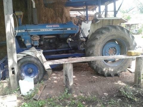 ขายรถไถฟอร์ด 5500 T3 เอกสารเล่มทะเบียนพร้อม อุปกรณ์มีผานดันหน้า และผาน 3