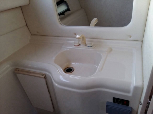 ขายครับ เรือbayliner 2655 สภาพสวย พร้อมใช้