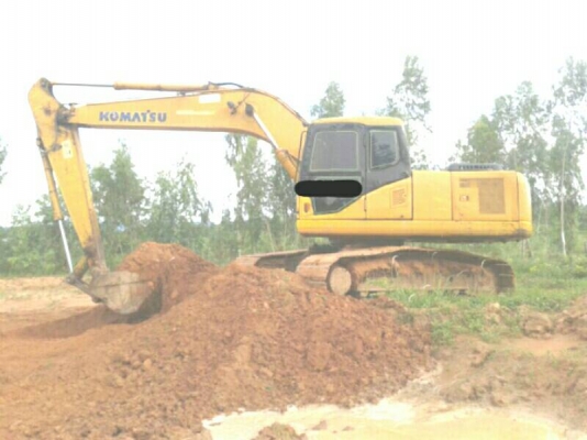 ขายKOMATSU PC200-7พร้อมใช้ ติดต่อได้ คุณ อ๊อฟ พิจิตร 086-737-9991