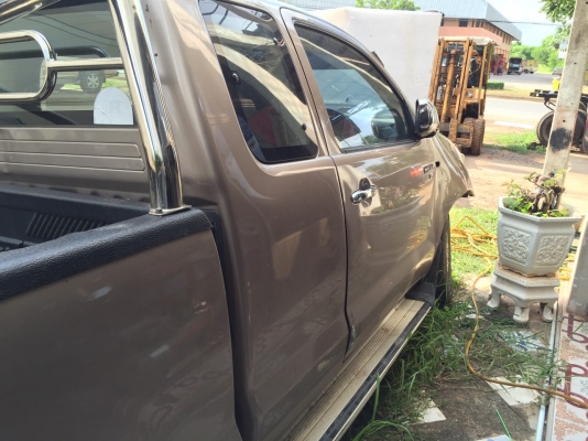 ขายรถTOYOTA VIGO 2500cc. อุบัติเหตุ ปี2004