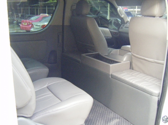 รถตู้toyota venturyตัวท็อป มือแรก ไม่เคยติดก๊าซ ไม่เคยชน พาช่างมาได้