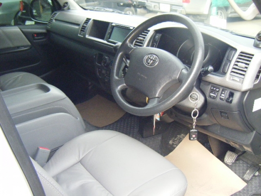 รถตู้toyota venturyตัวท็อป มือแรก ไม่เคยติดก๊าซ ไม่เคยชน พาช่างมาได้