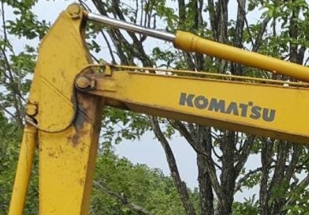 KOMATSU PC 200-6 Serial 93022 ซีเรียลสูง เอกสารเล่มทะเบียนครบพร้อม ไฟฟ้าเต็ม หน้าจอครบ ภายในห้องเก๋งสะอาดสวย แอร์เย็น คอนโทรลง่ายคล่องตัวดี ทำงานได้เร็วดีมากครับ เครื่องยนต์แน่นดีแรงดีไม่มีเยิ้มวางเครื่องคัมมิ้น ปั๊มเดิมแห้งดีไม่มีแตกเยิ้ม ภายนอกบอดี้สวยเ KOMATSU PC 200-6 Serial 93022 ซีเรียลสูง เอกสารเล่มทะเบียนครบพร้อม ไฟฟ้าเต็ม หน้าจอครบ ภายในห้องเก๋งสะอาดสวย แอร์เย็น คอนโทรลง่ายคล่องตัวดี ทำงานได้เร็วดีมากครับ เครื่องยนต์แน่นดีแรงดีไม่มีเยิ้มวางเครื่องคัมมิ้น ปั๊มเดิมแห้งดีไม่มีแตกเยิ้ม ภายนอกบอดี้สวยเ