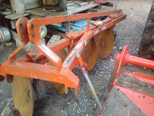 ขายผาน 4 และผาน 5 ราคาย่อมเยา สนใจติดต่อเลยคับ