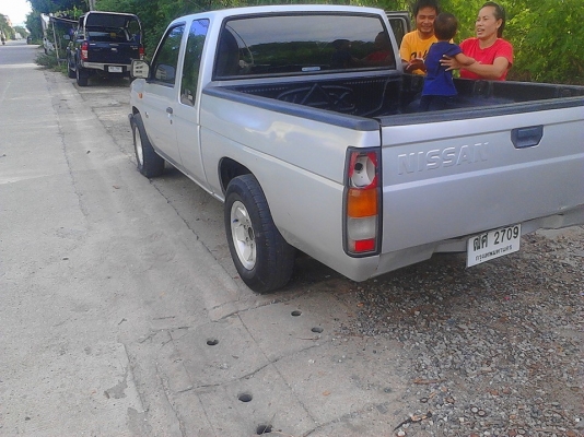 NISSAN  BIGM   ฝาเเดง  ปี  1995 ไม่ผุ ไม่ดาม  พร้อมใช้ทุกอย่าง  รถบ้าน มาก่อนได้ก่อน  คับสวยจริงคับ