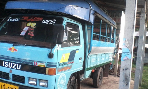 ขายรถโดยสาร lSUZU 4 ล้อกลาง 88  แรงม้า สวยๆเจ้าของดูแลอย่างดี เอกสารทะเบียนพร้อมโอน