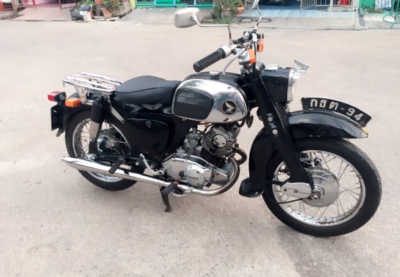 ขายc95 ทะเบียนแท้ พร้อมชุดโอน ขายถูกๆ เดิมเยอะ มีอกไก่ แต่ยังไม่ใส่ สภาพสวยๆ เครื่องดี  ขาย 69000 ติดต่อ 0889419663