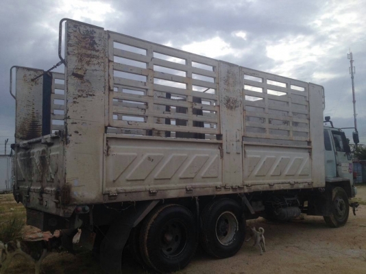 ขายรถบรรทุก 10 ล้อรั้วคอกเหล็ก ISUZU ROCKY 195 แรงม้า ราคา 650000