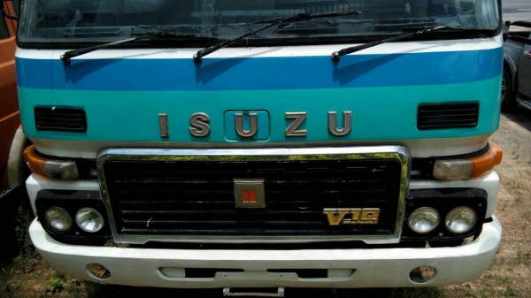 ขายรถบรรทุก 10 ล้อโม่ปูนแบบโซ่ ISUZU 295 แรงม้า 2 เพลา ราคา 350000