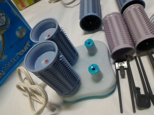 ลูกม้วนโรลแบบให้ความร้อนไร้สาย  KOIZUMI  แบบม้วนโรลผมเองได้ด้วยตัวเองใช้งานง่าย