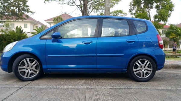 ขาย HONDA JAZZ 2005 สีน้ำเงิน เกียร์ออร์โต้ ไม่เคยติดแก๊ส