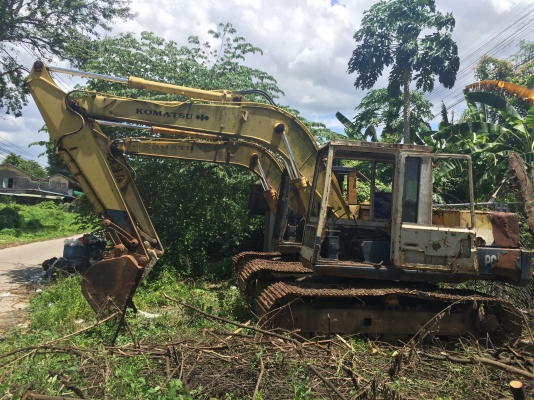 (มี2คัน)..PC120-3 เครื่องเดิมดี ปั้มเดิมดี ช่วงล่างสวย.โซ่ใหม่เต็ม ลอเลอร์ไม่แตก ใหม่.รถใช้งานได้ปรกติดี แค่จอดไว้เฉยๆ