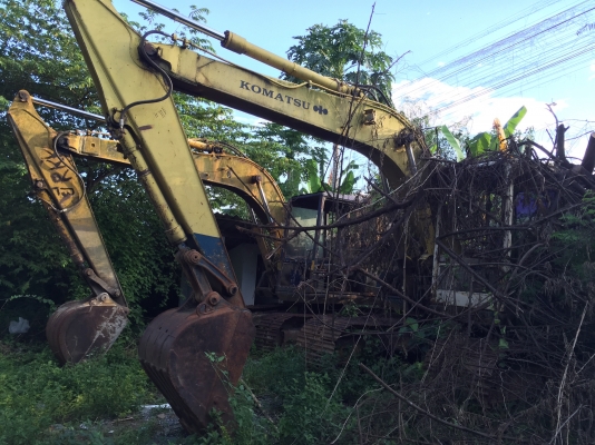 (มี2คัน)..PC120-3 เครื่องเดิมดี ปั้มเดิมดี ช่วงล่างสวย.โซ่ใหม่เต็ม ลอเลอร์ไม่แตก ใหม่.รถใช้งานได้ปรกติดี แค่จอดไว้เฉยๆ