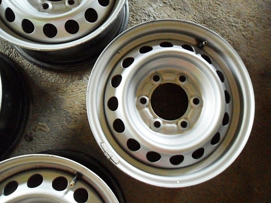 ล้อกระทะ กระบะขอบ15 -6รู139.7 (4วง2,400บ.)