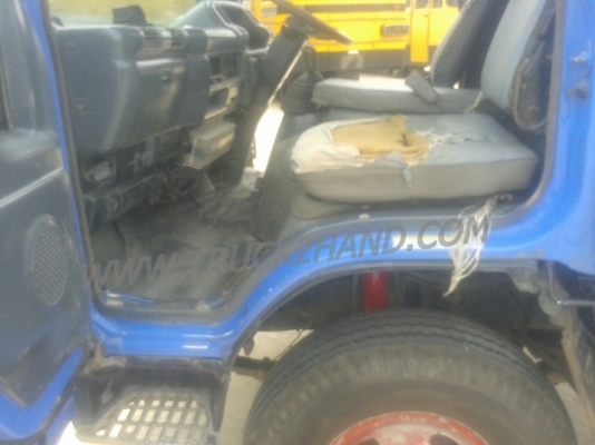 รถบรรทุก 6 ล้อ ISUZU NKR 120 แรงม้า เครื่อง 4HF1 ติดแก๊ส LPG