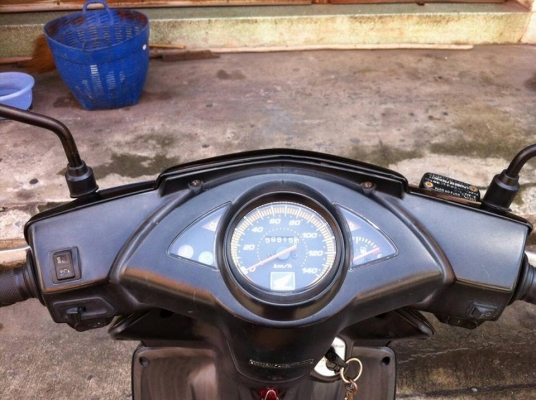 Click ปี 48 รถบ้าน สี แดง เครื่องเดิมๆ มีเล่ม เอกสารพร้อมโอน