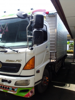 HINO เมก้า 150 แรง ยาว 5.50 เมตร รถตู้เย็น ปี 2006