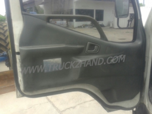 รถบรรทุก 4 ล้อ ตู้บรรทุก MITSUBISHI CANTER 90 แรงม้า