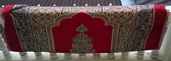 พรหมปูพื้น หรือ ตกแต่งผนัง สภาพใหม่ สีแดง