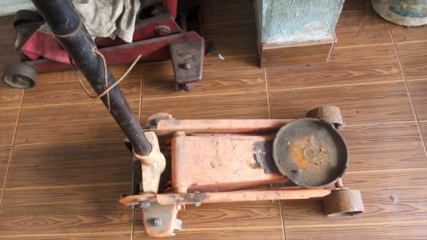 แม่แรง3ตันใช้งานได้ปกติ ไม่รั่ว2500