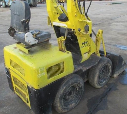 ขายรถตักเล็ก Komatsu SK04 เก่านอก ตามสภาพ