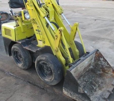 ขายรถตักเล็ก Komatsu SK04 เก่านอก ตามสภาพ