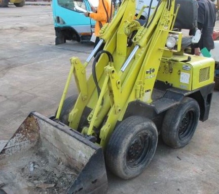 ขายรถตักเล็ก Komatsu SK04 เก่านอก ตามสภาพ