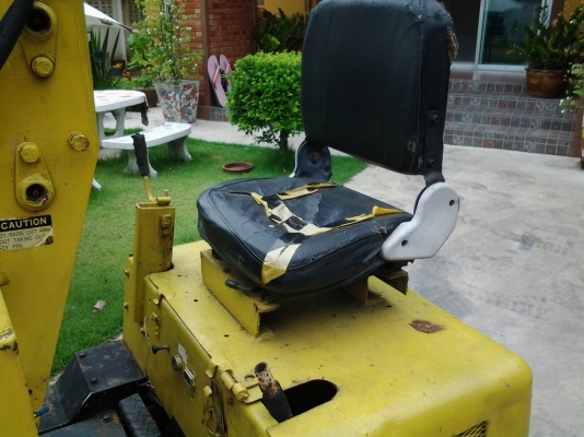 ขายรถตักเล็ก Komatsu SK04 เก่านอก ตามสภาพ