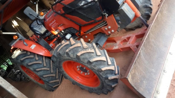 รถไถ KUBOTA M9540   ชั่วโมงทำงาน 8ร้อยกว่าชั่วโมง