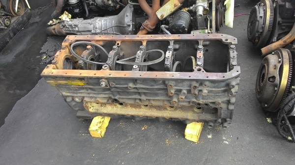 เสื้อสูบ 6D16 เส้ือตารางสวยๆราค่ไม่แพง เสื้อสูบ 6D16 เส้ือตารางสวยๆราค่ไม่แพง