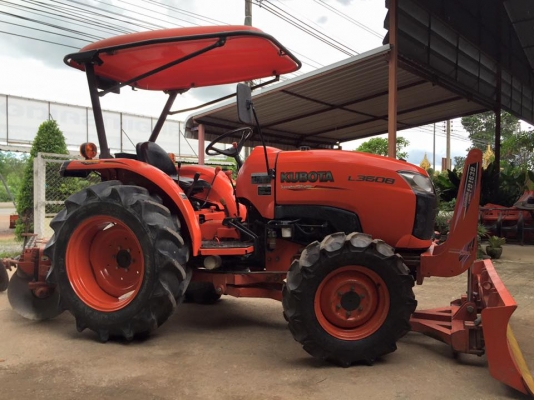 ขายรถไถ Kubota L3608(4WD) พร้อมใบมีดและผานพรวนช้าง รถ800ชั่วโมง พร้อมใช้งาน