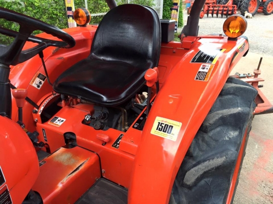 ขายรถไถ Kubota L3608(4WD) พร้อมใบมีดและผานพรวนช้าง รถ800ชั่วโมง พร้อมใช้งาน