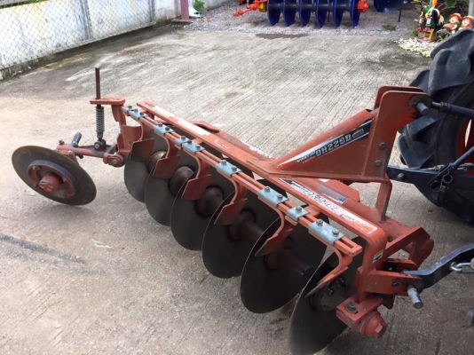 ขายรถไถ Kubota L3608(4WD) พร้อมใบมีดและผานพรวนช้าง รถ800ชั่วโมง พร้อมใช้งาน