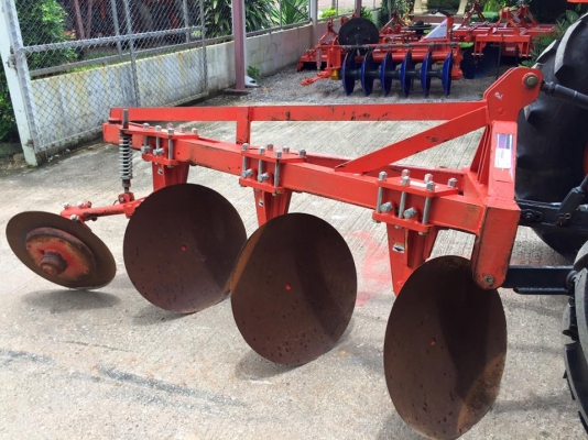 ขายรถไถ Kubota M7040 (4WD) พร้อมดันหน้า ผานบุกเบิกช้าง รถพร้อมใช้งานครับ